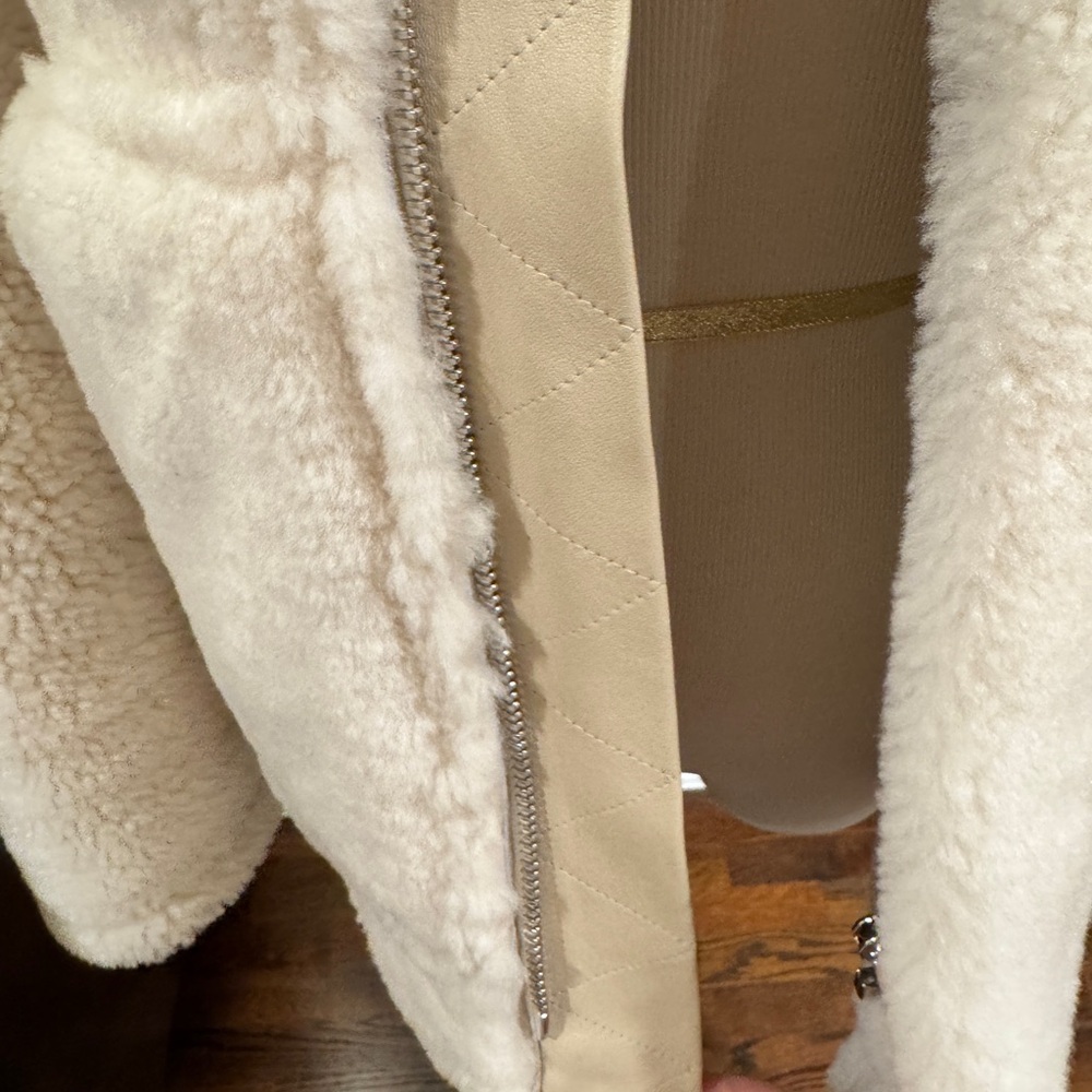 Jacquemus Off-White Le Papier 'Le Manteau Pastre' Shearling Coat XS - Picture 4 of 9